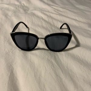 Quay Black Sunglasses. Worn once.